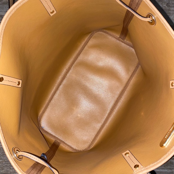 Michael Kors SET | Large Jet Set tote and matching wristlet - Picture 3 of 6